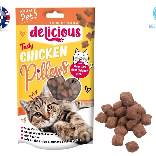 Box of 10 xWorld of Pets Delicious Chicken Pillows Cat Treats